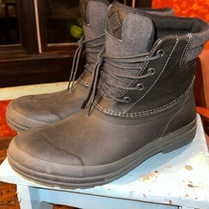 Like new men's winter ankle muck boot